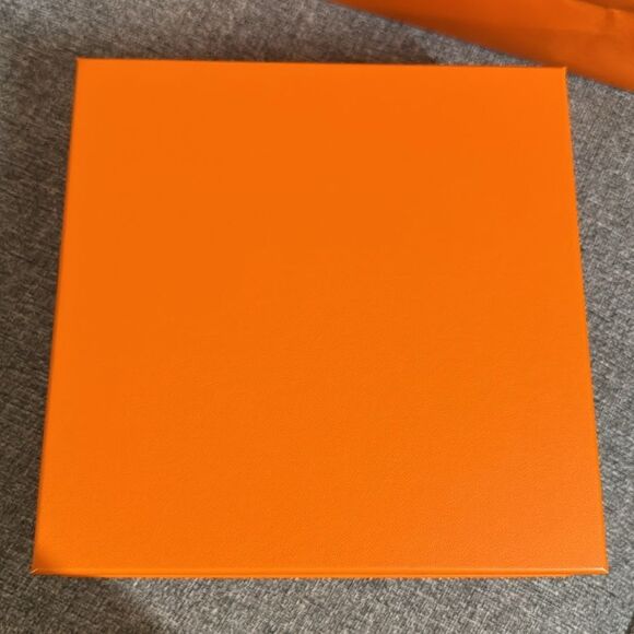 Hermès Orange Gift Box and Bag - Picture 4 of 9